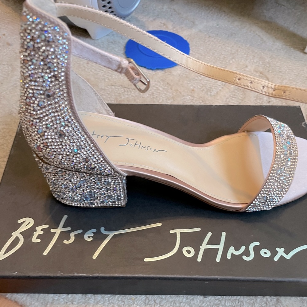 Betsy Johnson blue by Betsy Mari block heel size 9